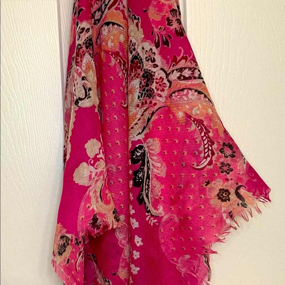 NWOT Chicos scarf pink and a soft peach